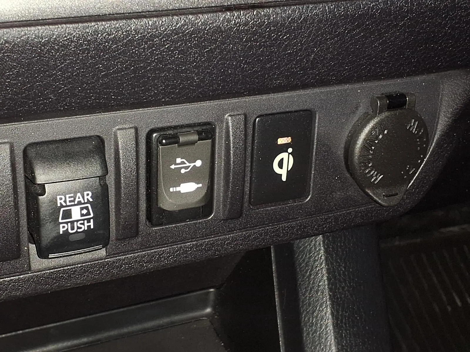 Toyota Tacoma photo 22