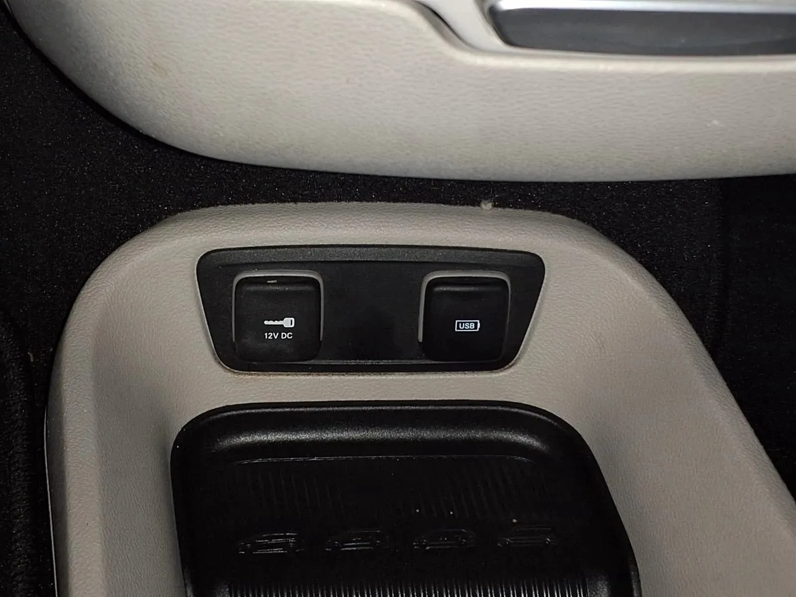 Chrysler Pacifica photo 24