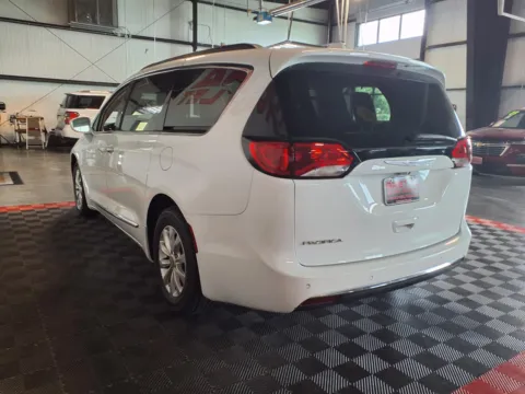 More photos of 2017 Chrysler Pacifica Touring-L at Gretna Auto Outlet, NE