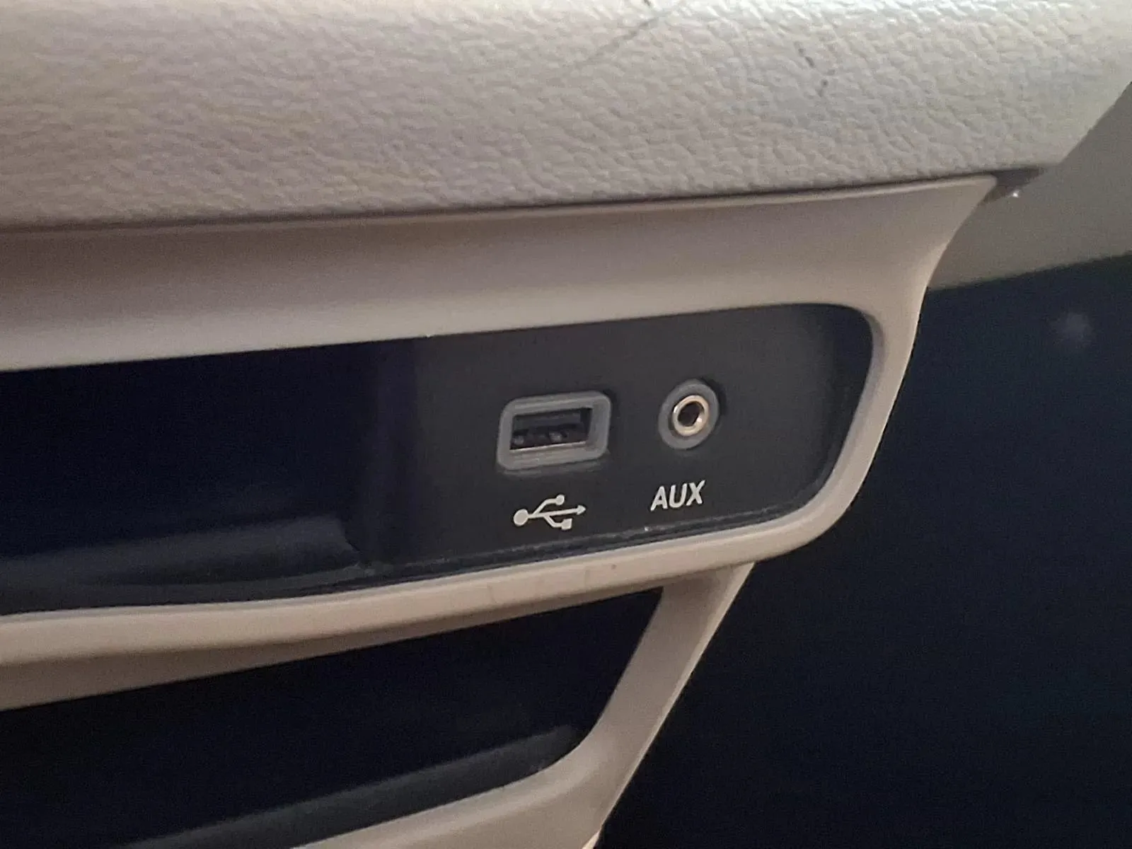 Chrysler Pacifica photo 23
