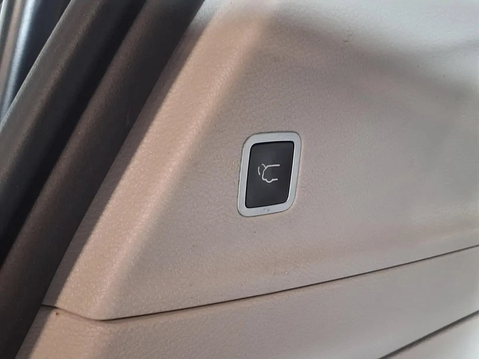 Chrysler Pacifica photo 8