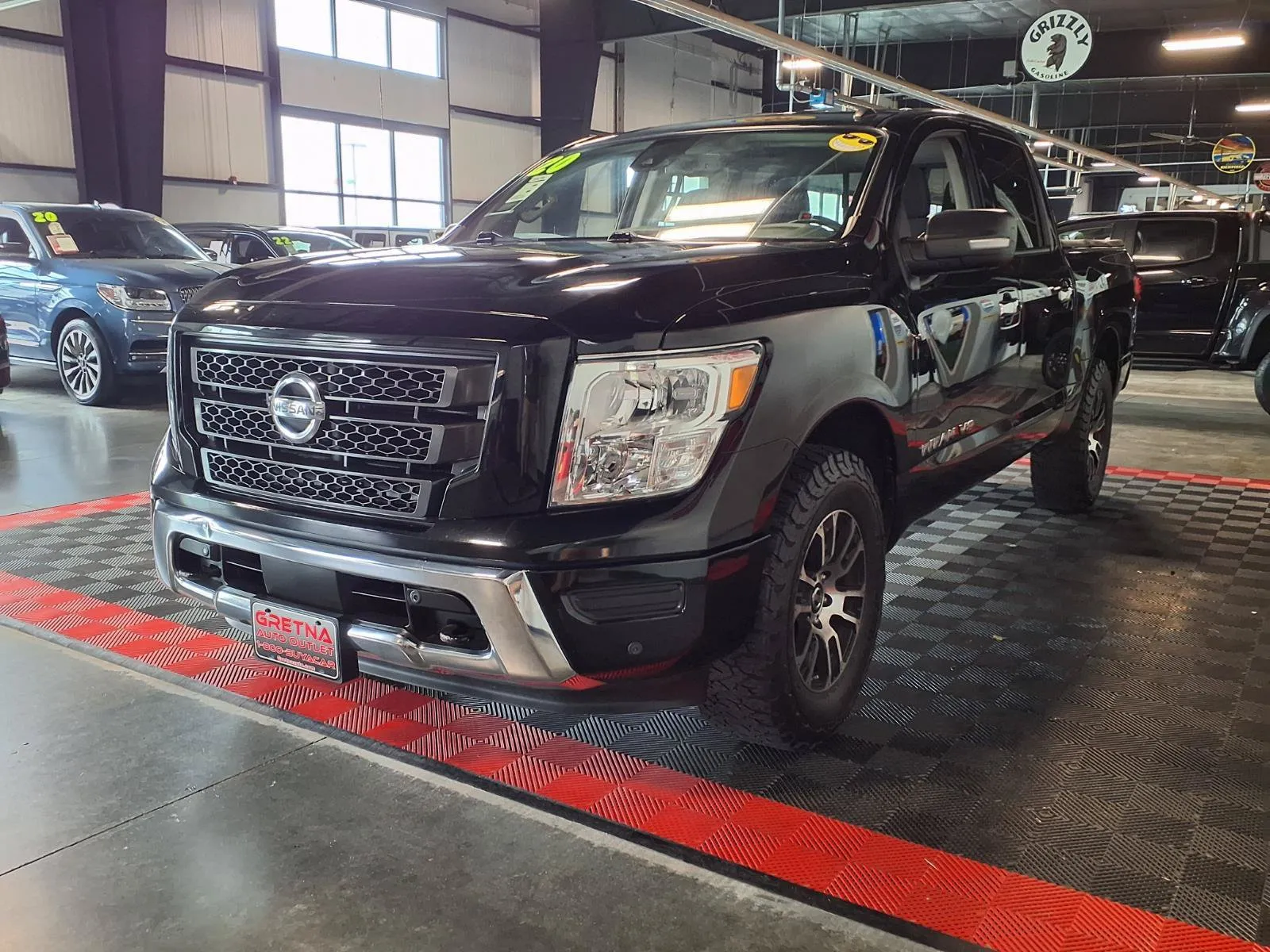 Nissan Titan photo 4