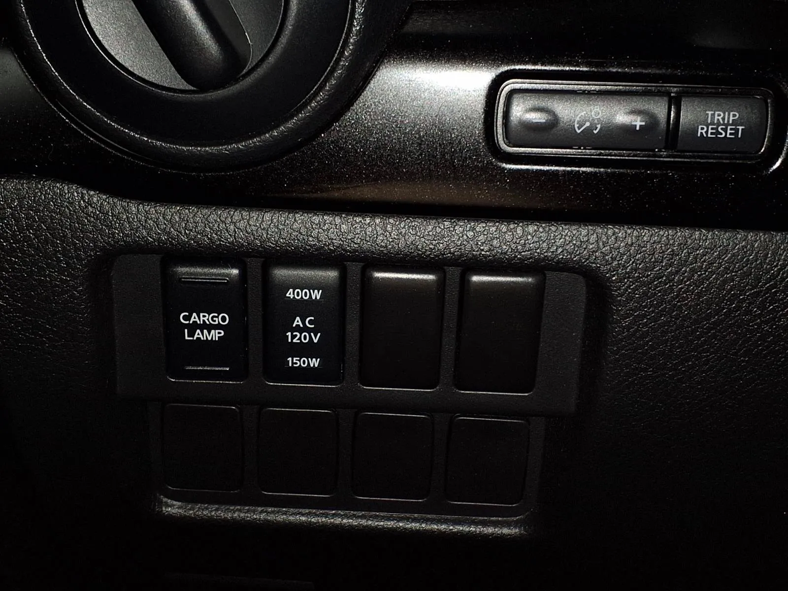 Nissan Titan photo 28