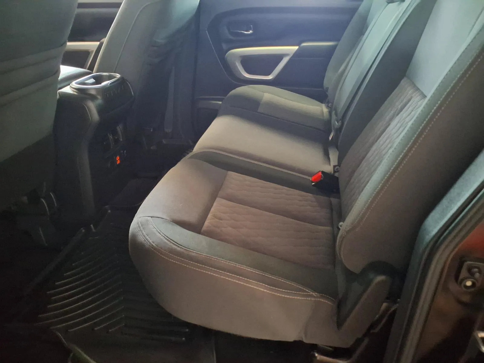 Nissan Titan photo 13