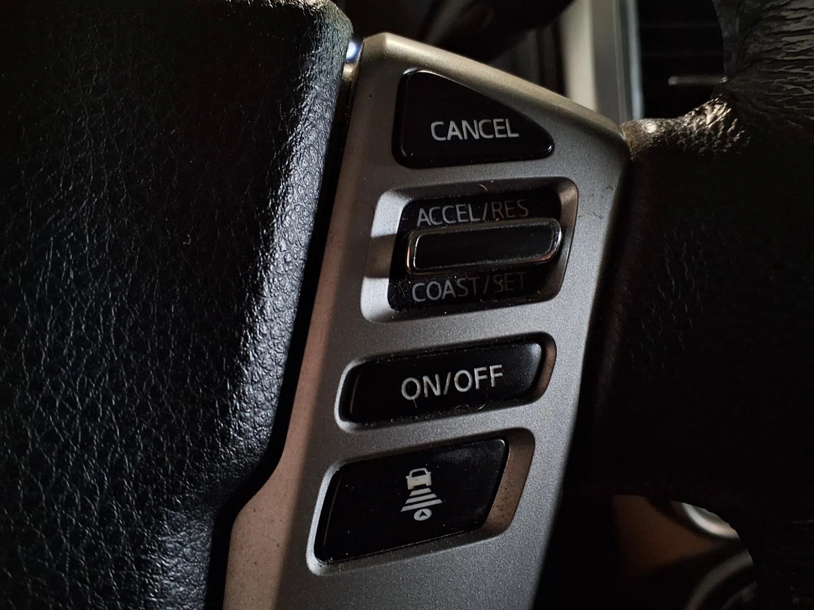 Nissan Titan photo 25