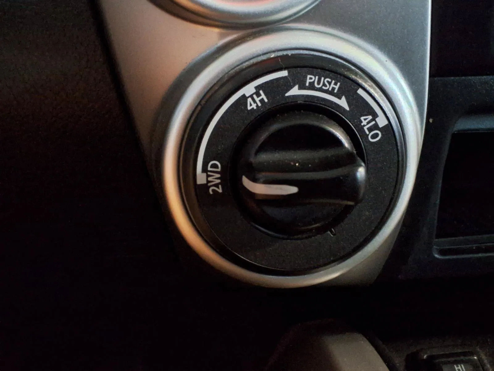 Nissan Titan photo 22