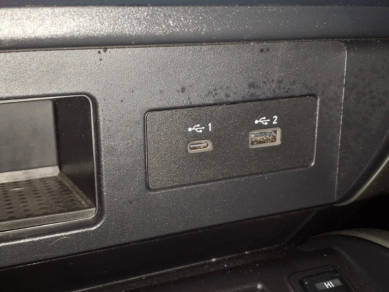 Nissan Titan photo 20