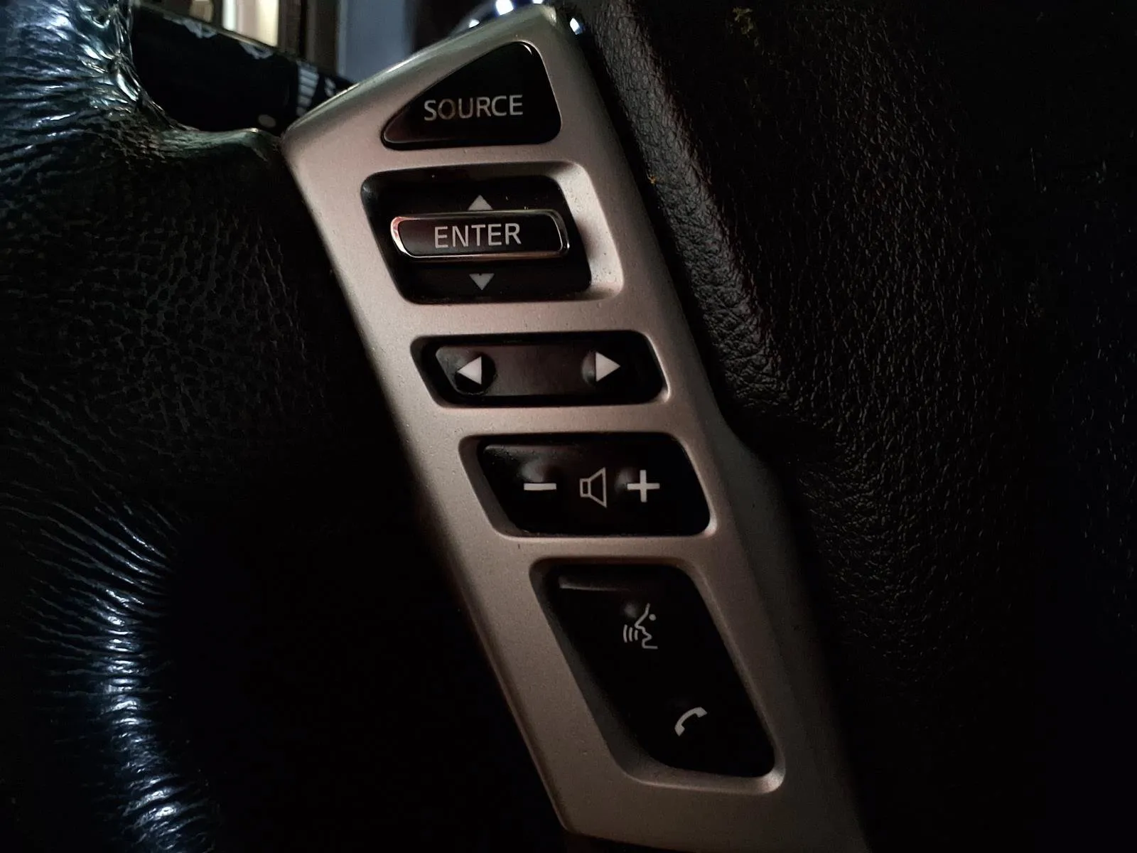 Nissan Titan photo 26