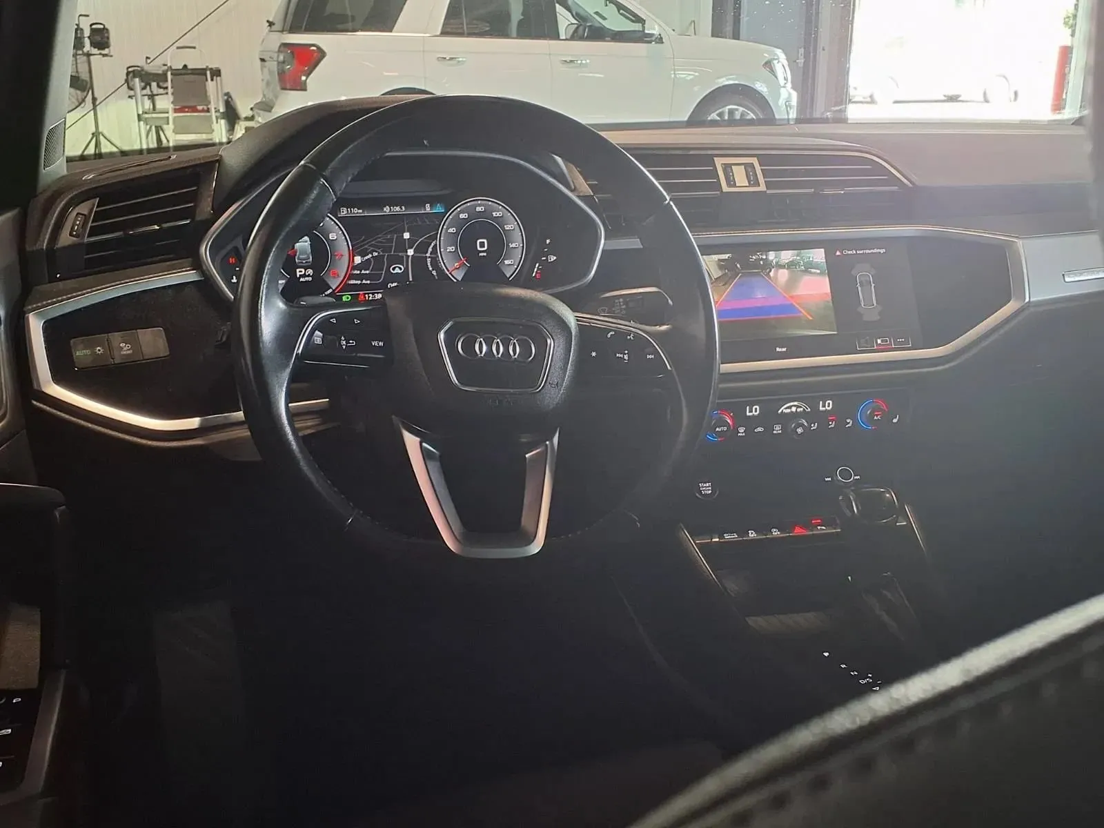 Audi Q3 photo 16