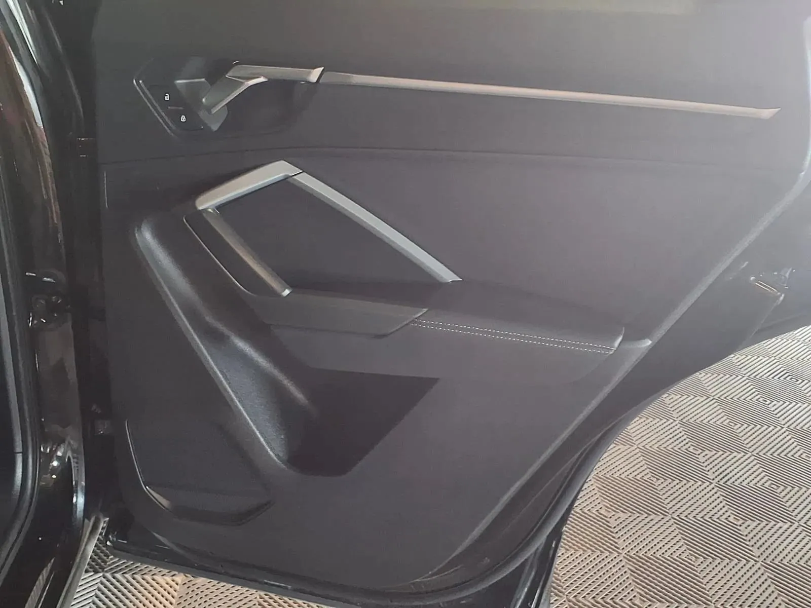 Audi Q3 photo 10