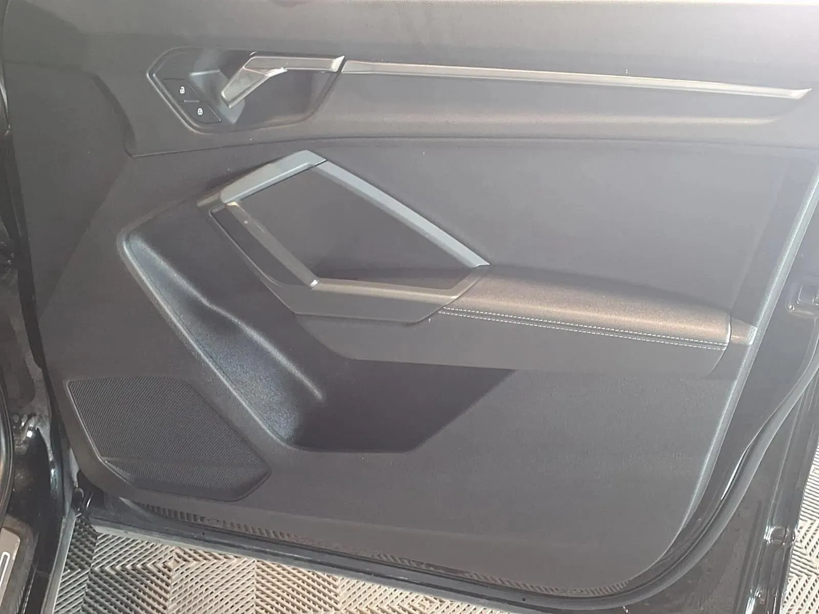 Audi Q3 photo 12