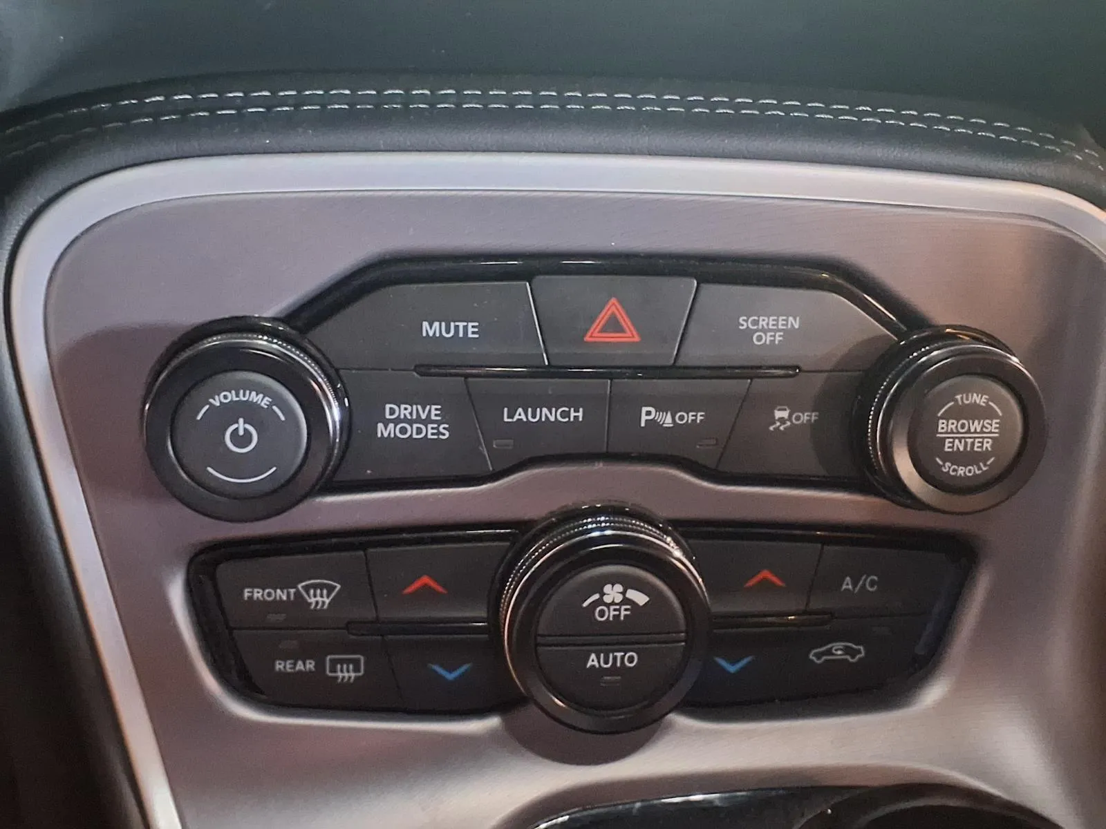 Dodge Challenger photo 17