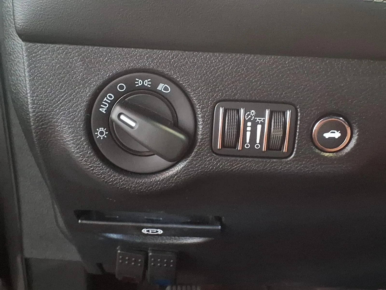 Dodge Challenger photo 24