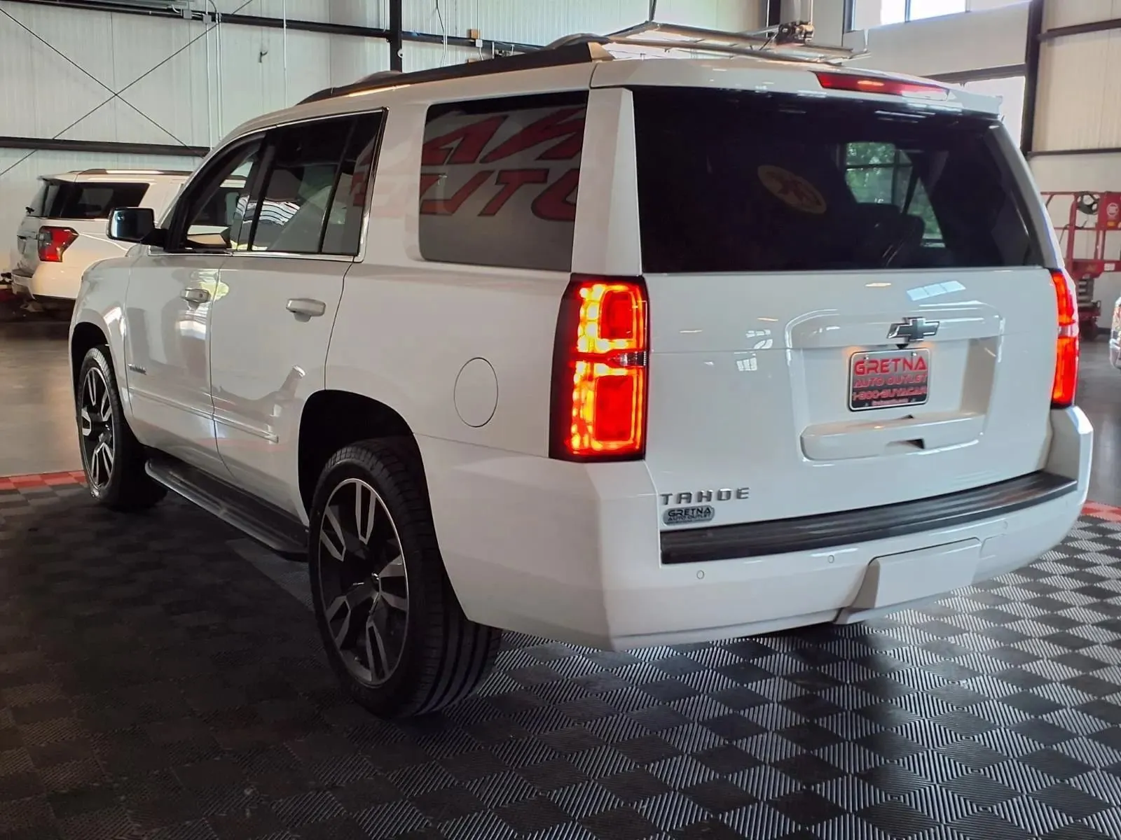 Chevrolet Tahoe photo 5
