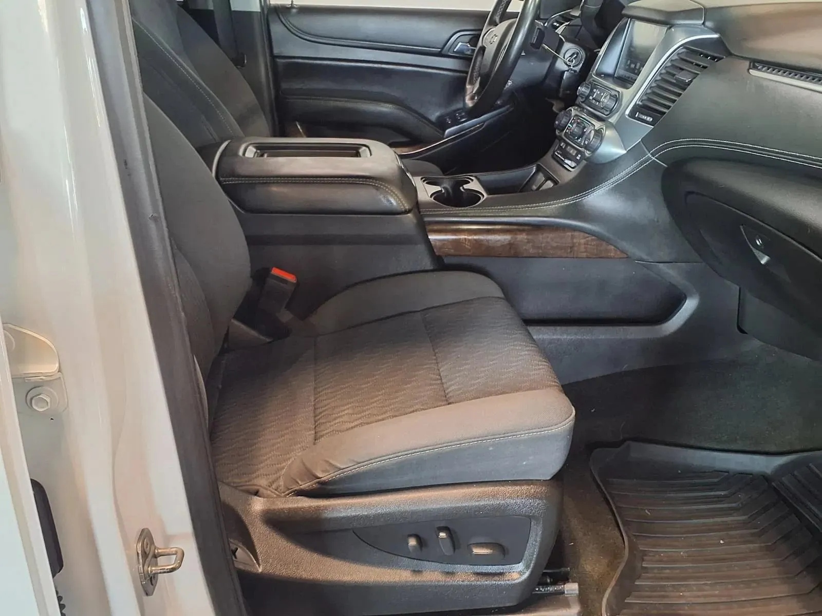 Chevrolet Tahoe photo 12
