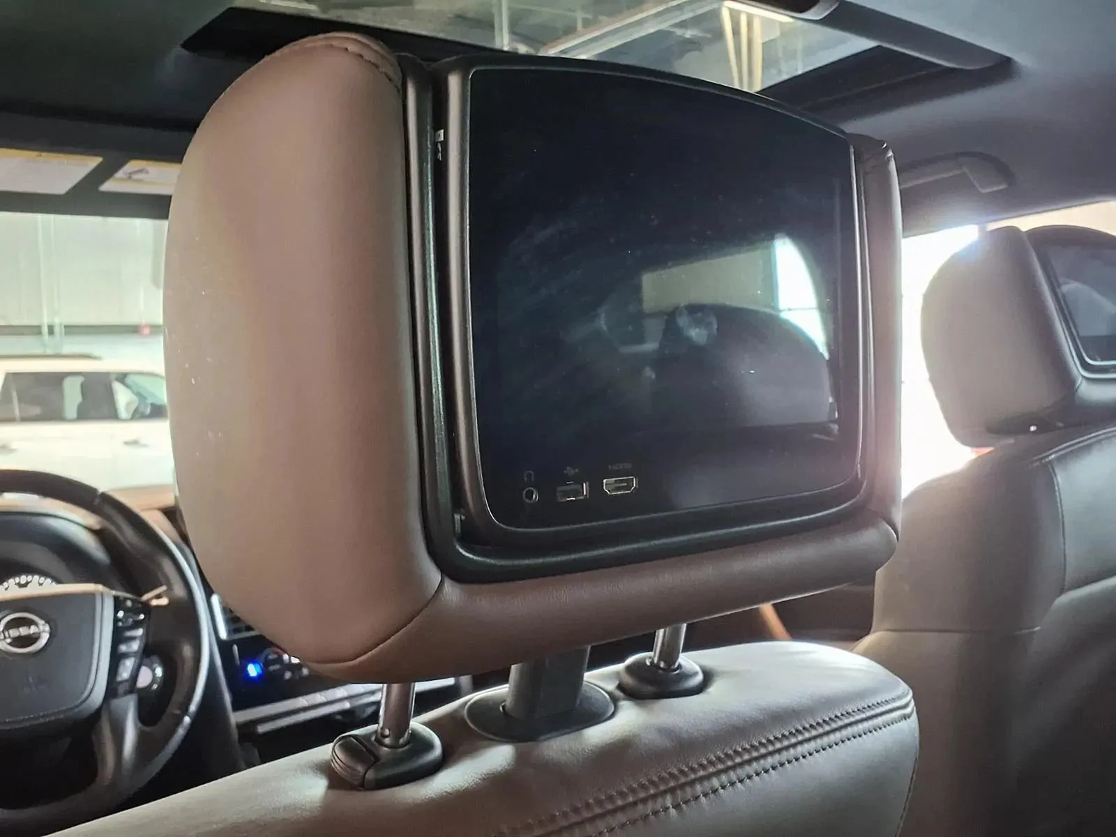 Nissan Armada photo 17