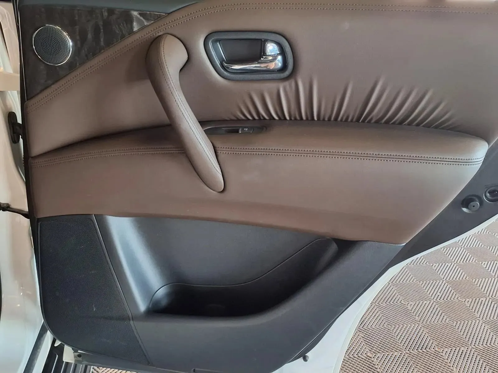 Nissan Armada photo 10