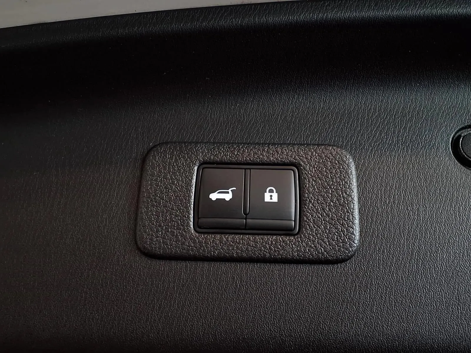 Nissan Armada photo 8