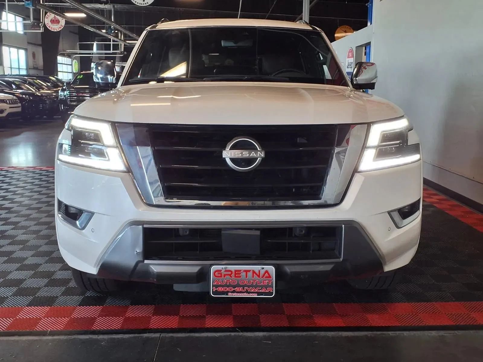 Nissan Armada photo 3