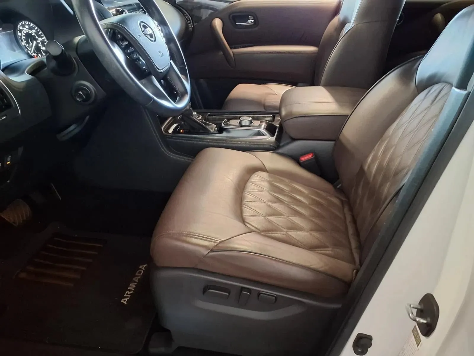 Nissan Armada photo 19