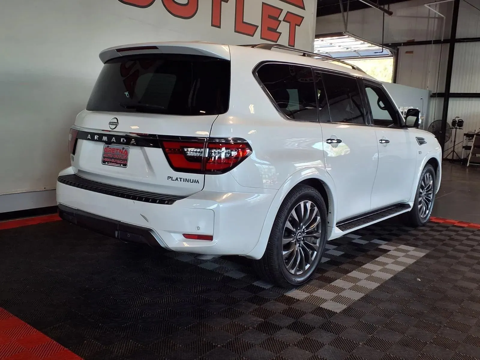 Nissan Armada photo 9