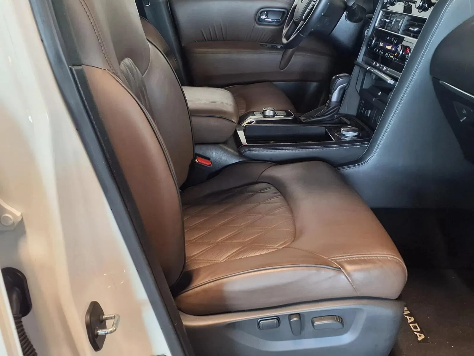 Nissan Armada photo 14
