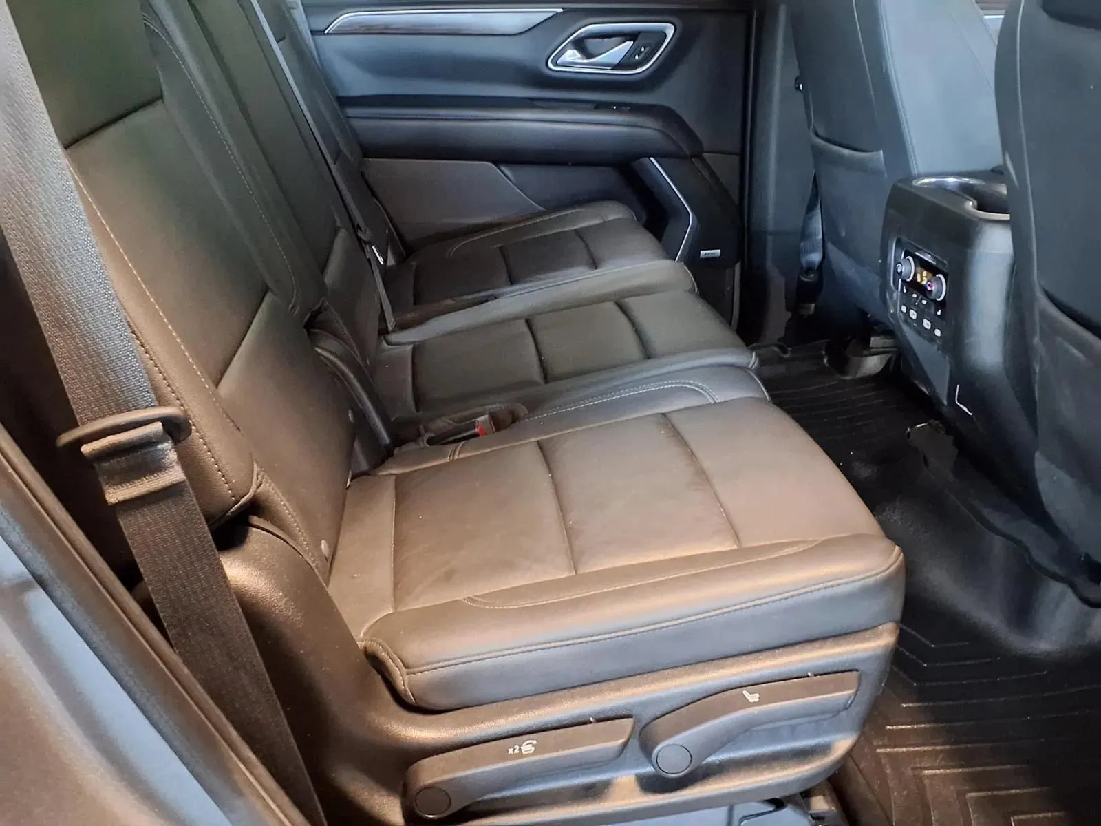 Chevrolet Tahoe photo 11