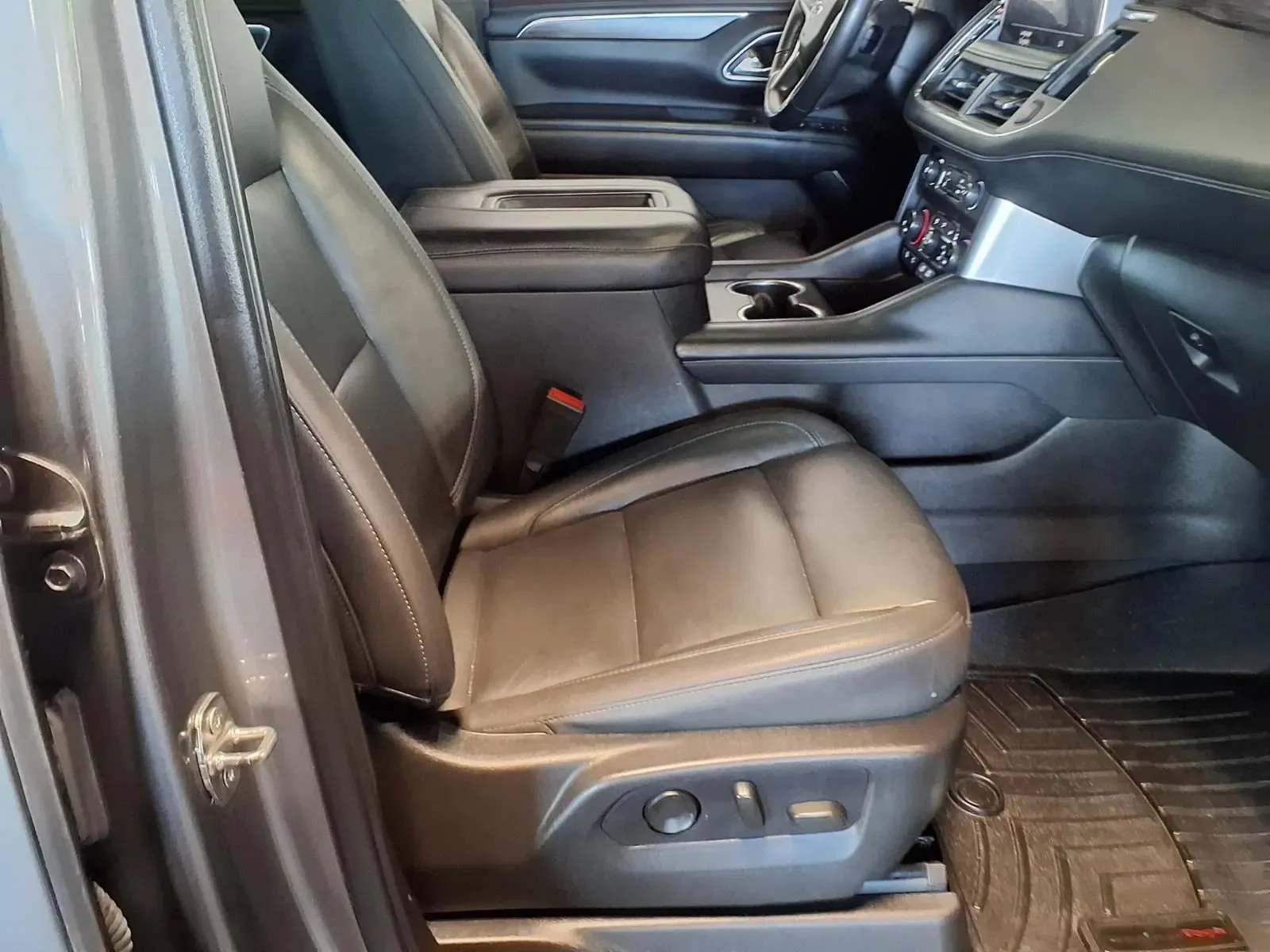 Chevrolet Tahoe photo 14