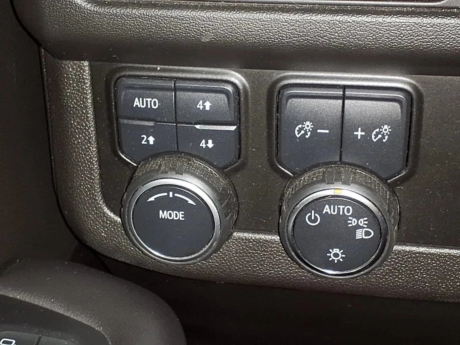 Chevrolet Tahoe photo 28