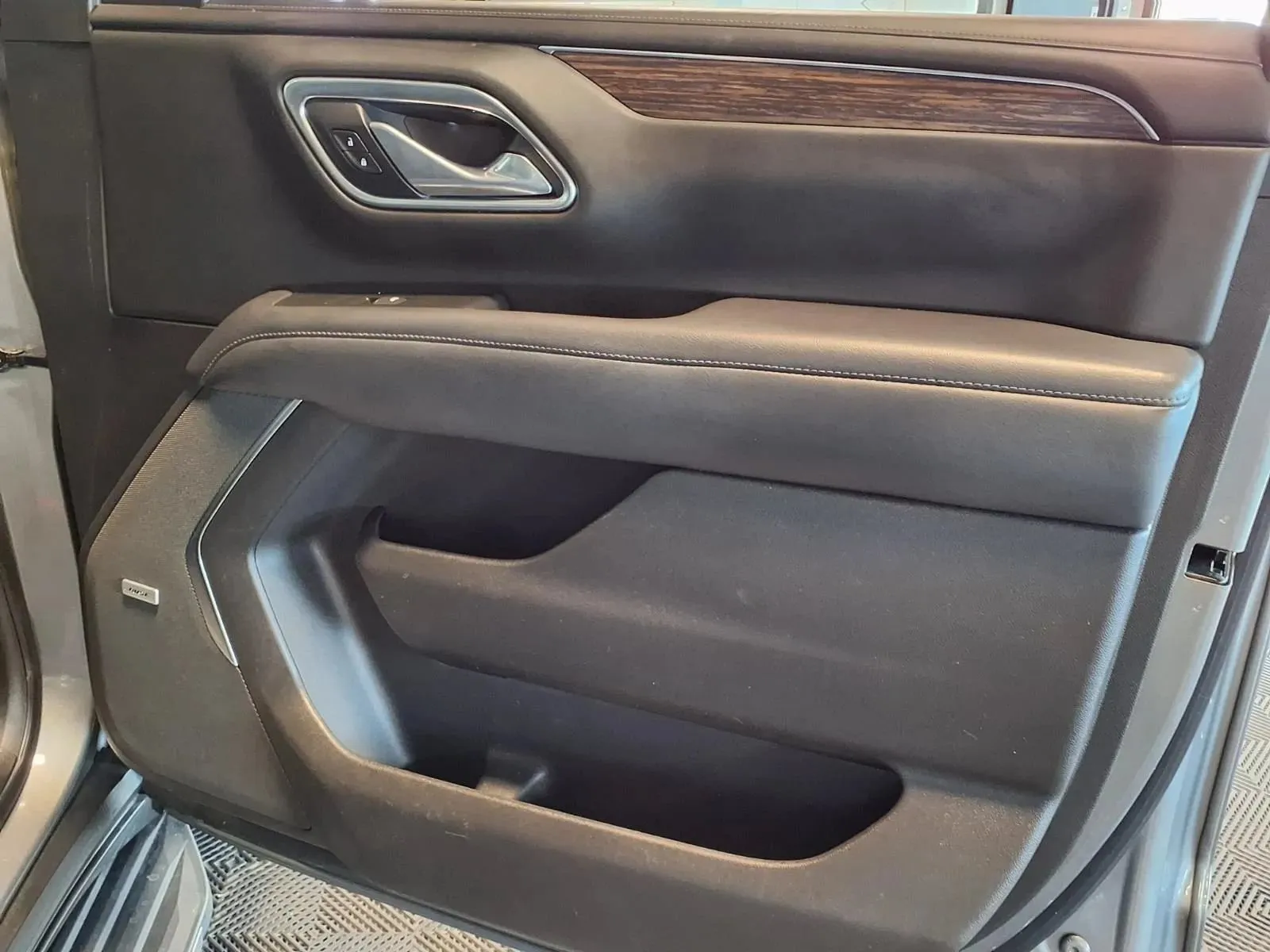 Chevrolet Tahoe photo 13