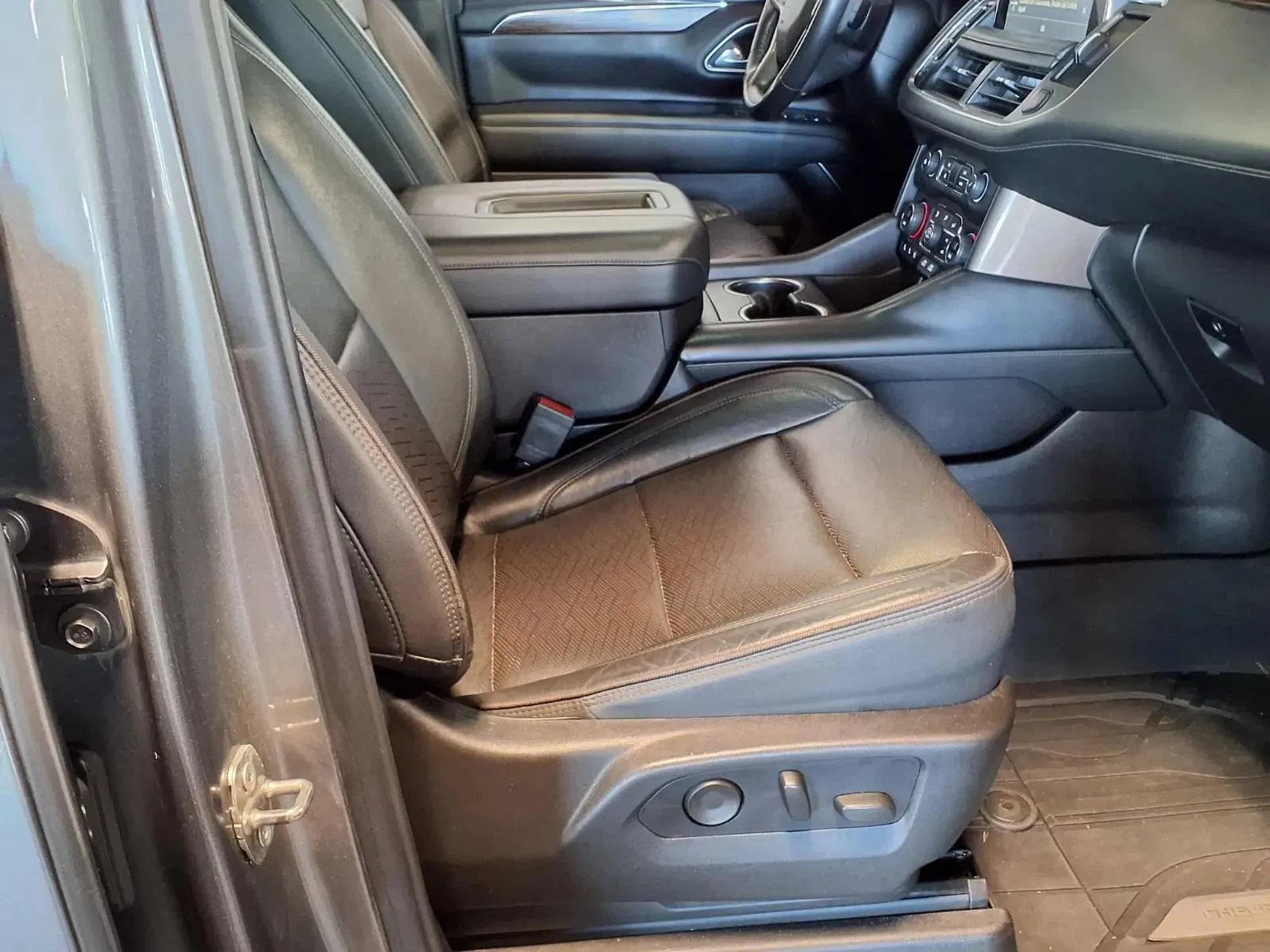 Chevrolet Tahoe photo 14