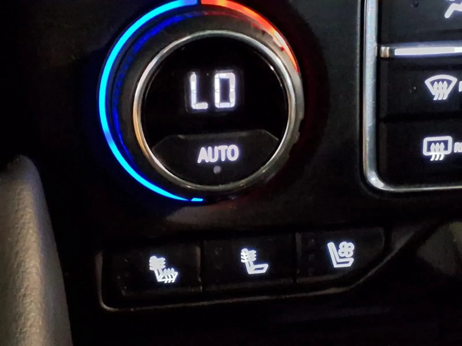 Chevrolet Tahoe photo 22