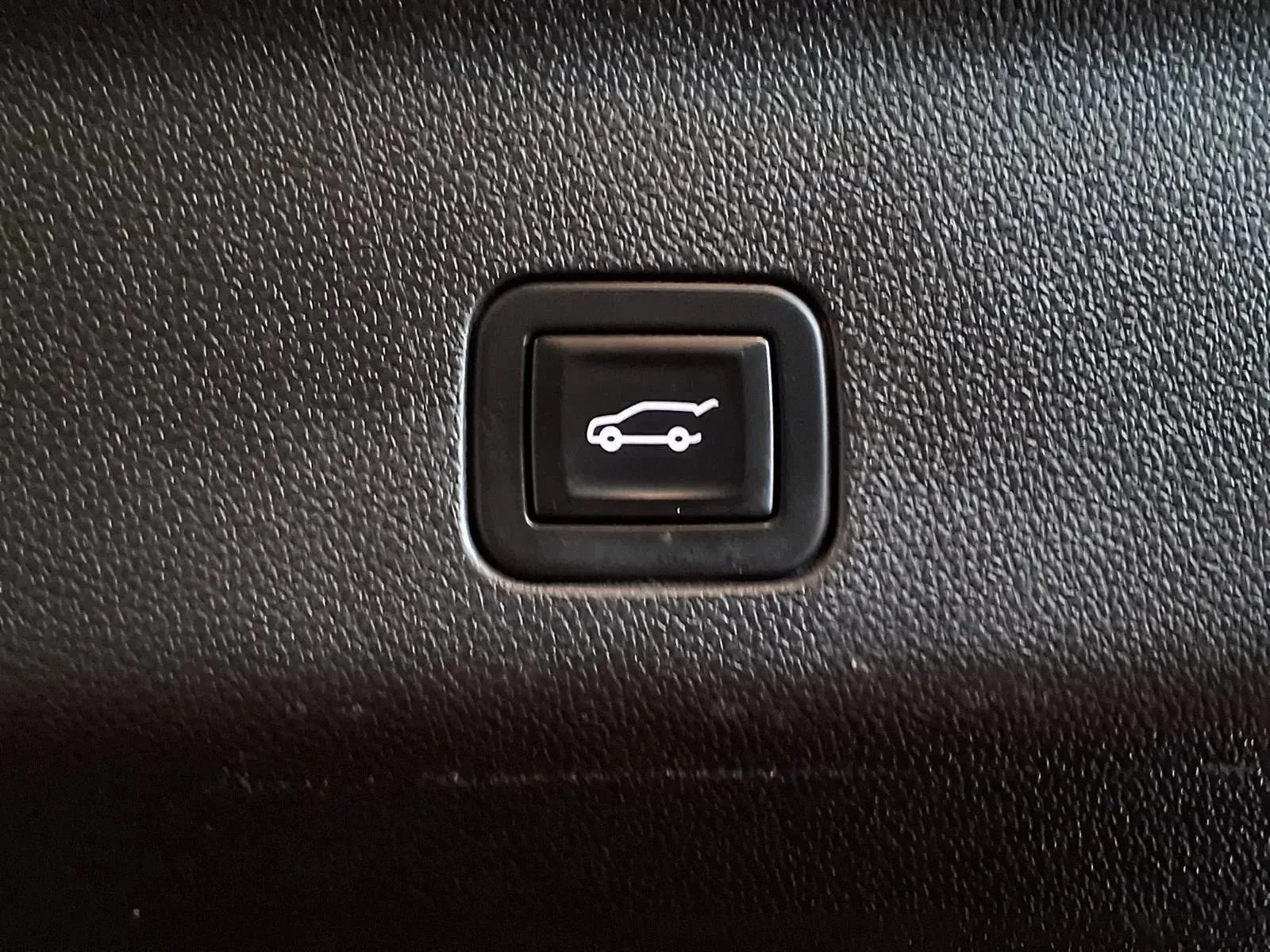 Chevrolet Tahoe photo 8