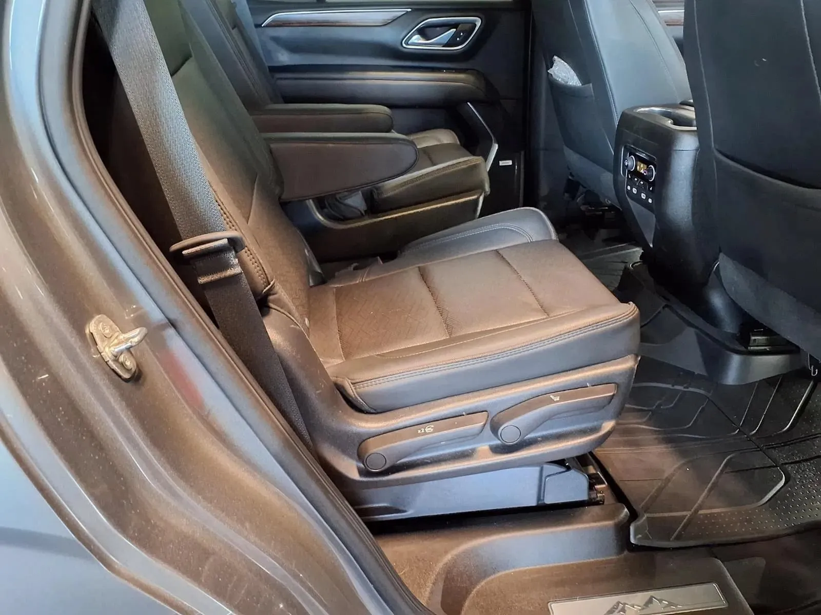 Chevrolet Tahoe photo 11
