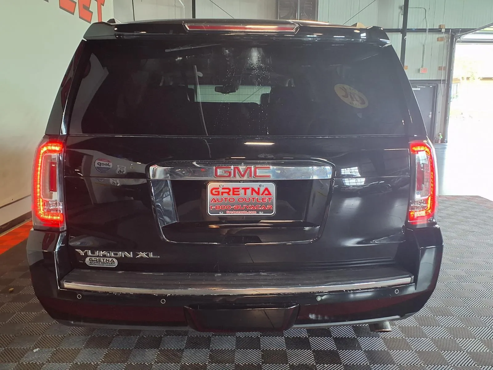 GMC Yukon XL photo 6