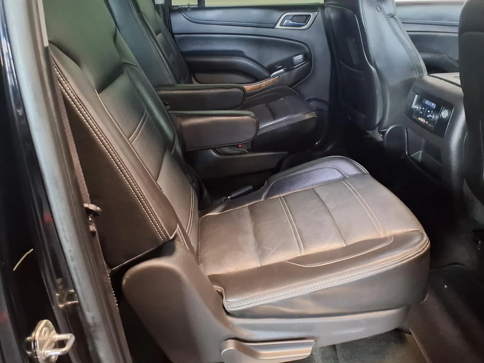 GMC Yukon XL photo 11