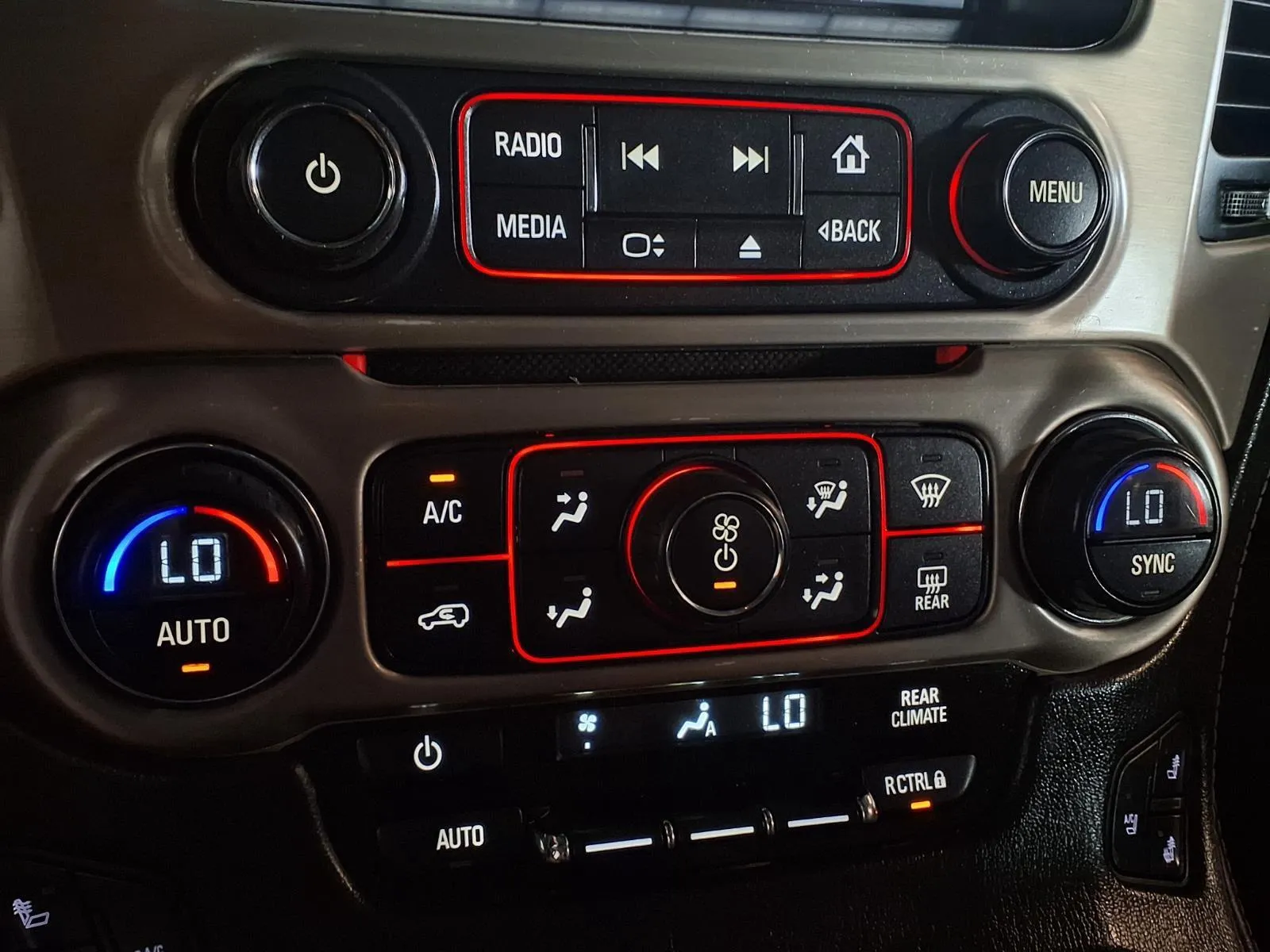 GMC Yukon XL photo 21