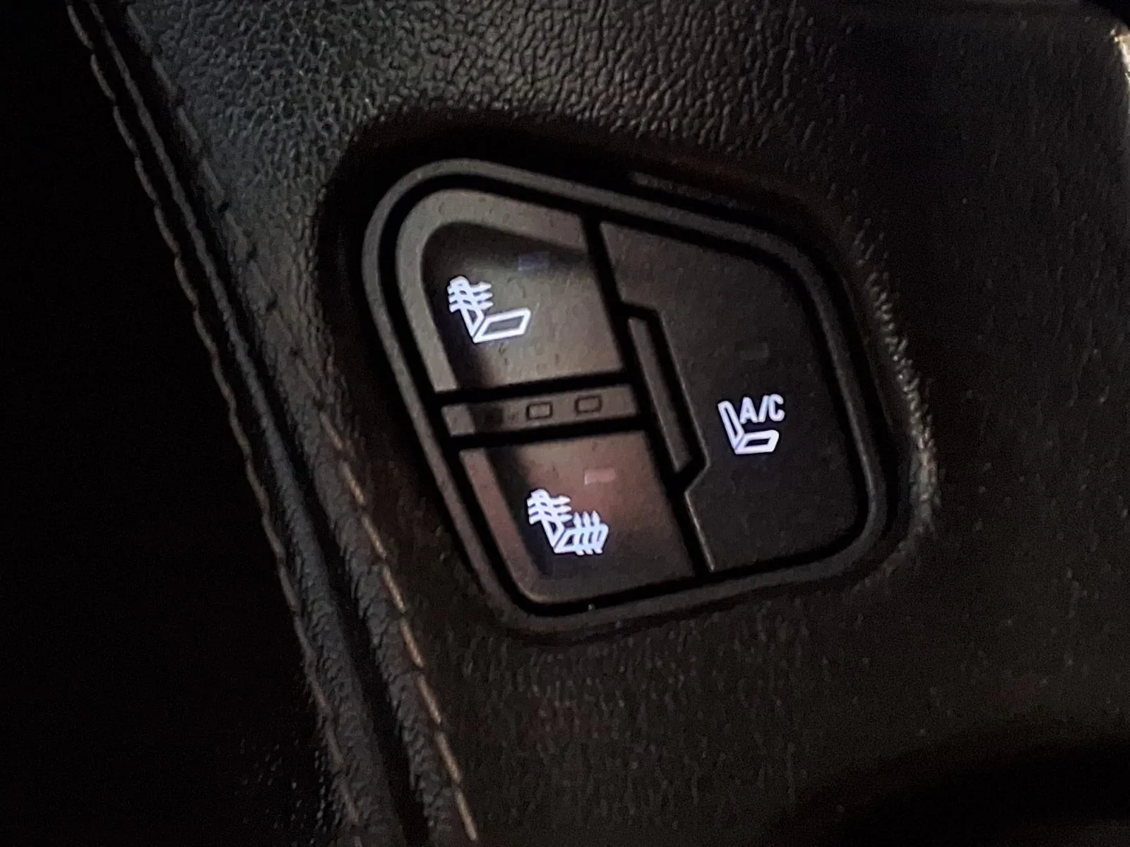 GMC Yukon XL photo 22