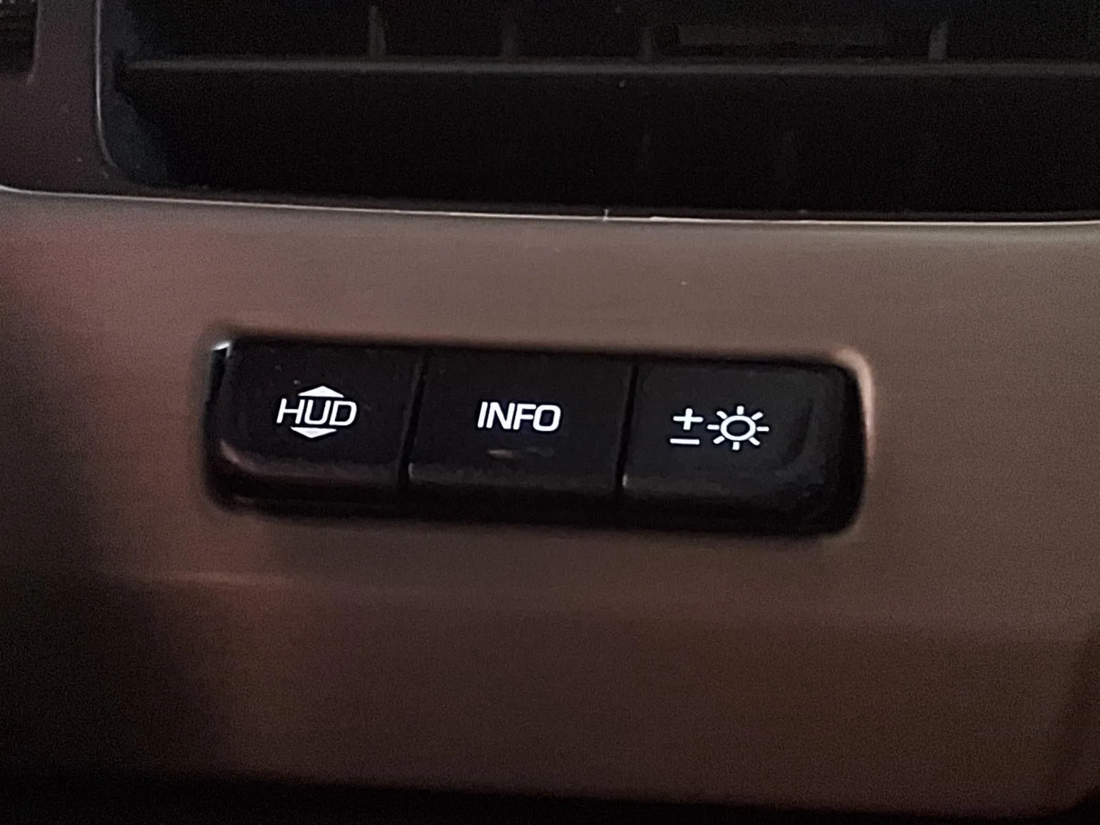 GMC Yukon XL photo 30