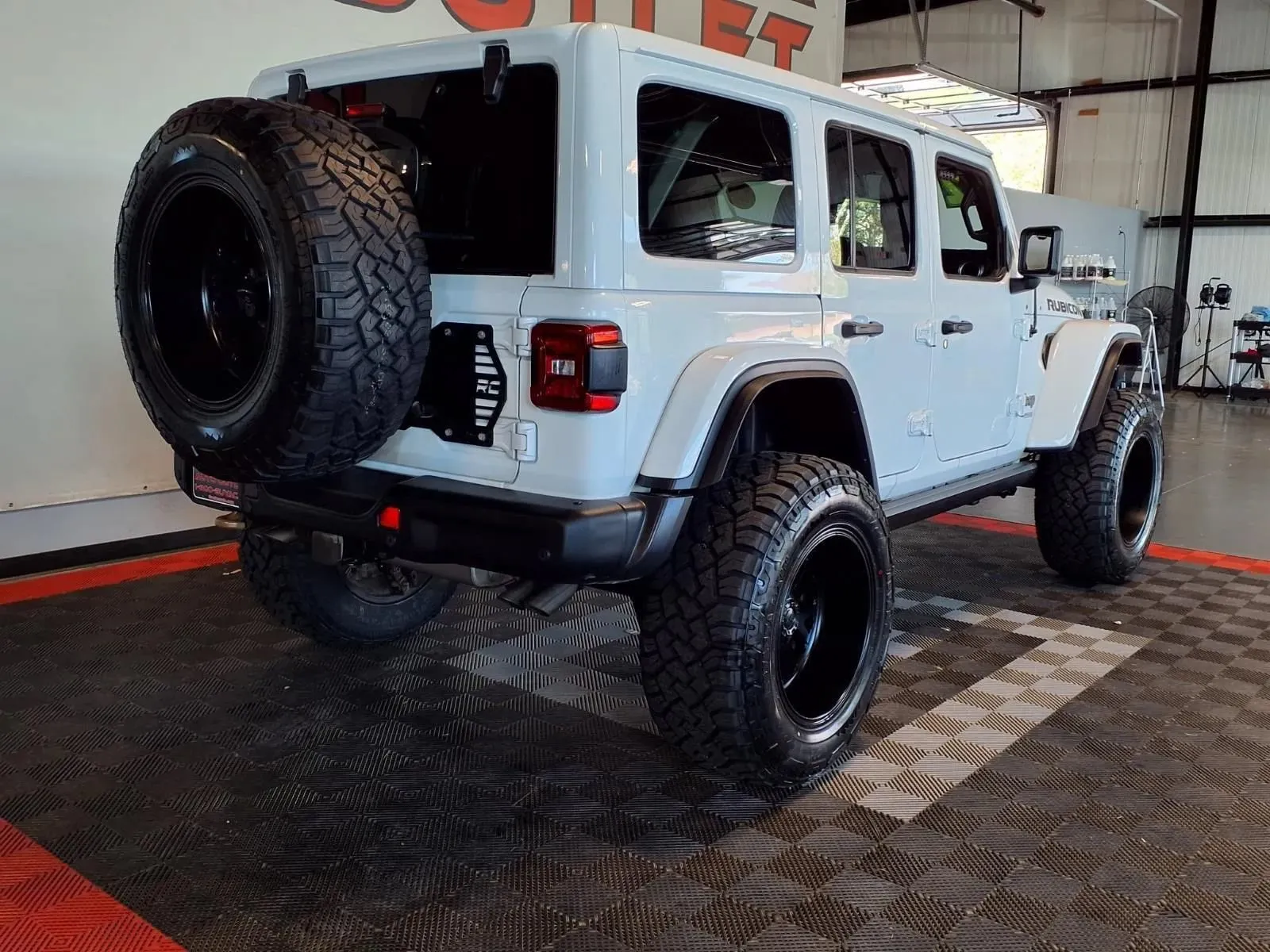 Jeep Wrangler photo 8