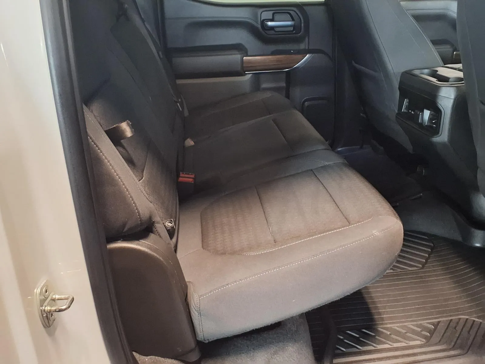 Chevrolet Silverado photo 9