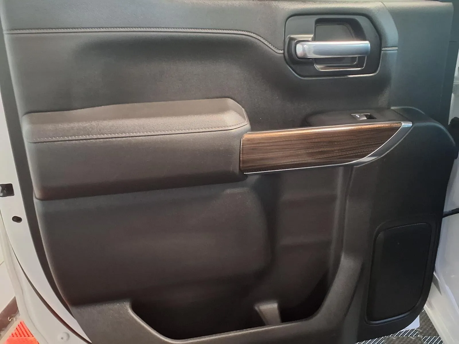 Chevrolet Silverado photo 12