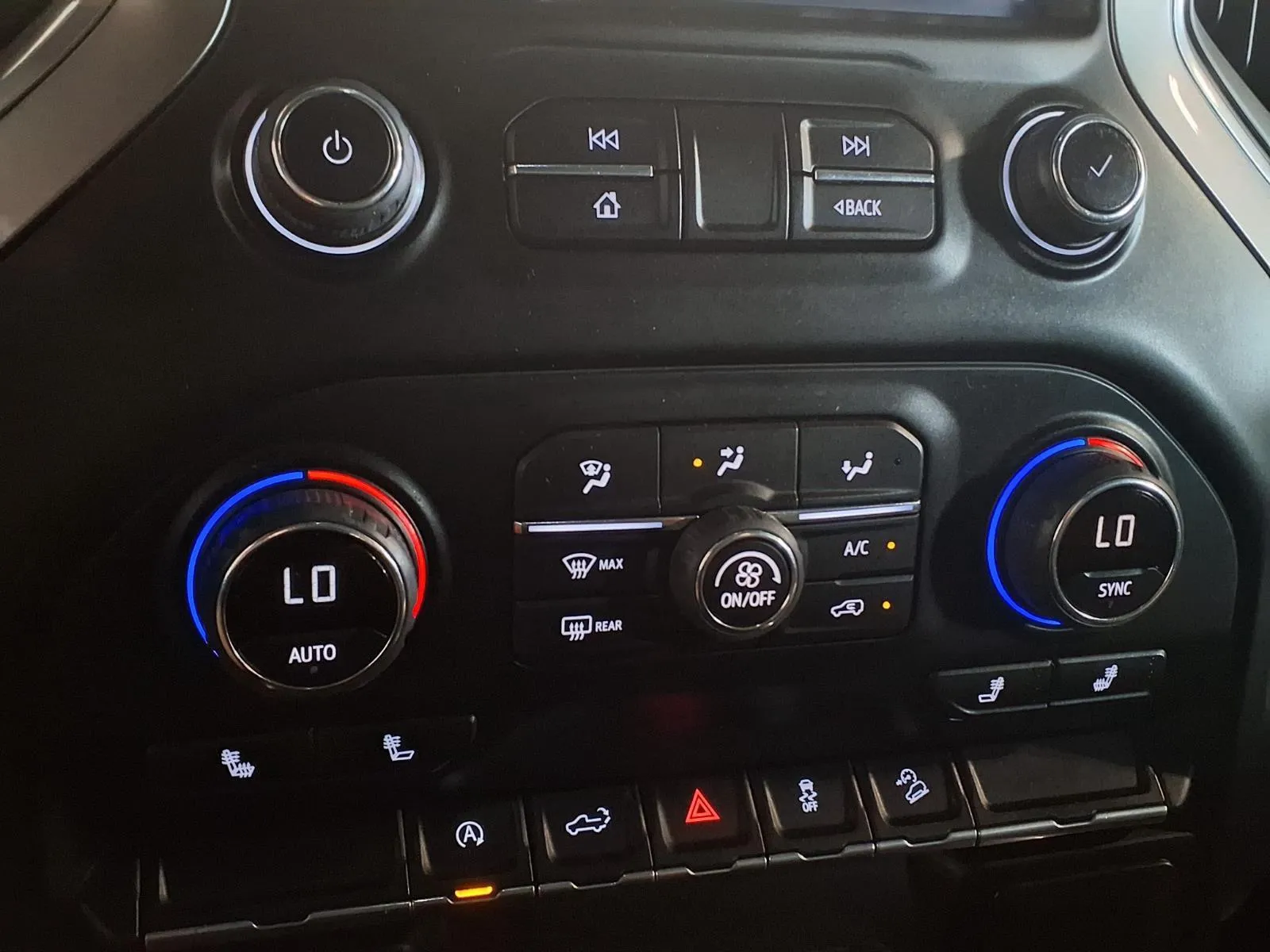 Chevrolet Silverado photo 18