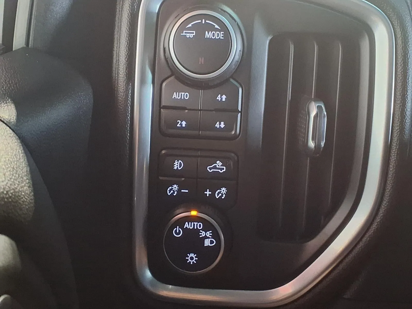 Chevrolet Silverado photo 26