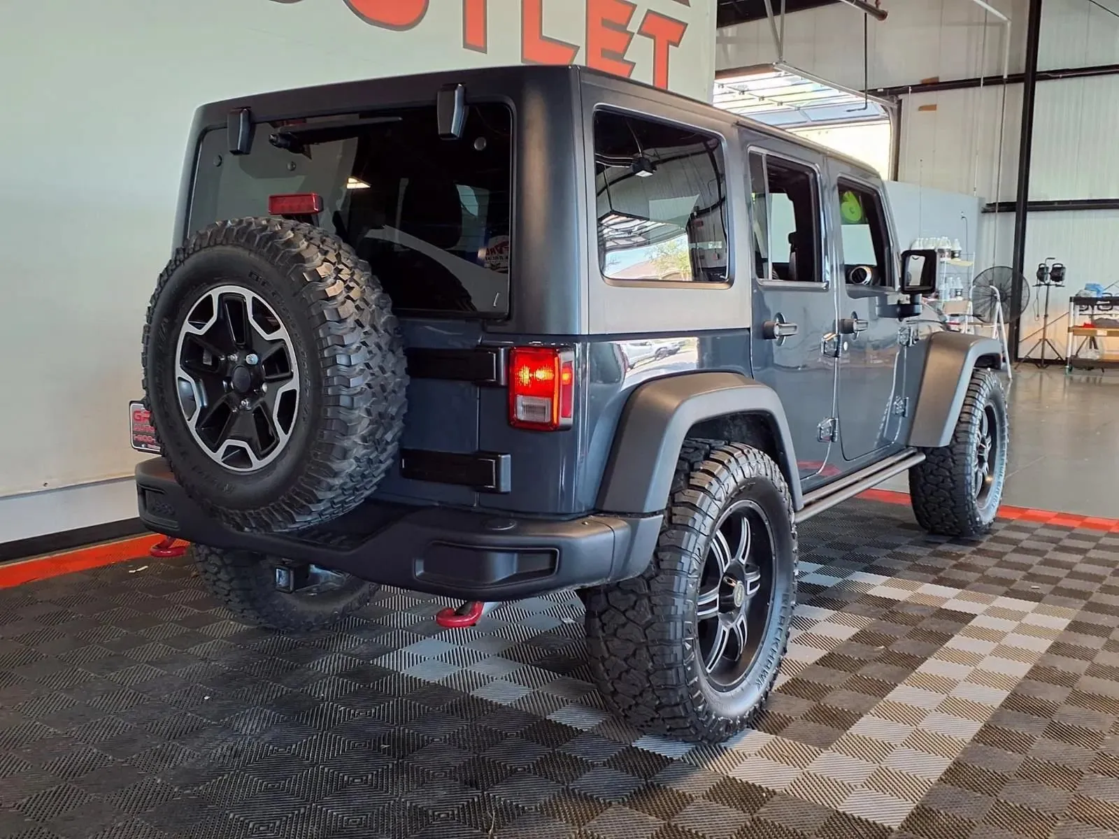 Jeep Wrangler photo 8