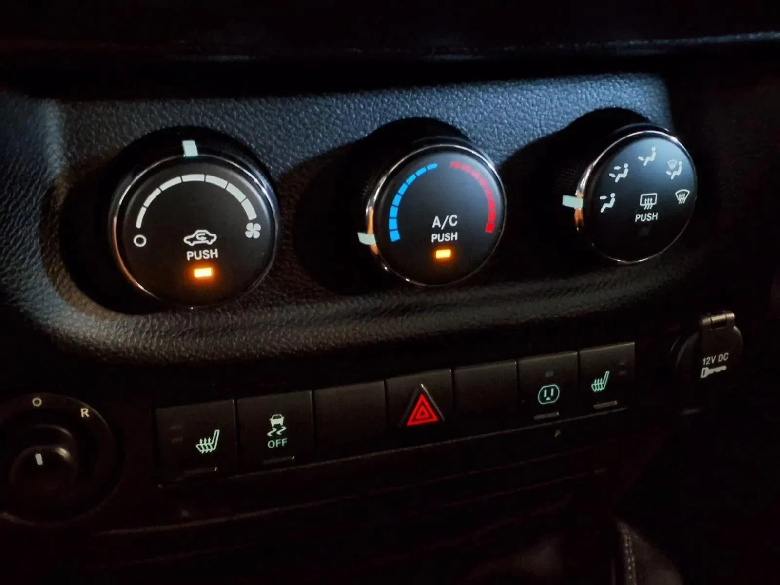 Jeep Wrangler photo 19