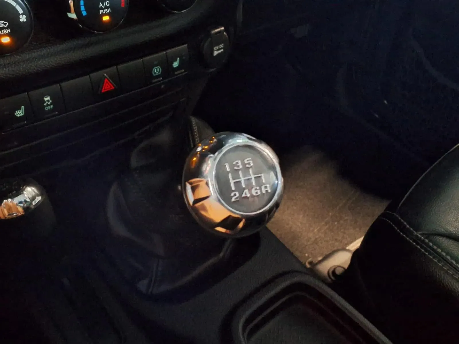 Jeep Wrangler photo 24