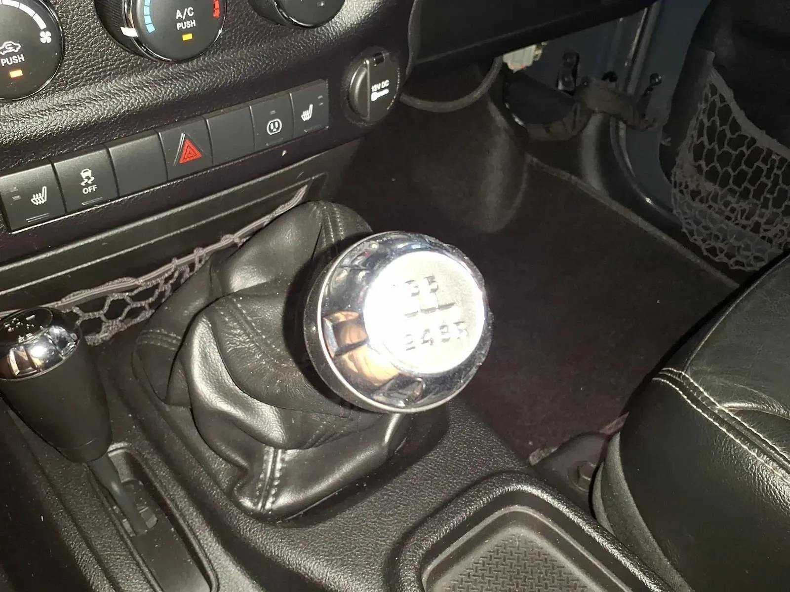 Jeep Wrangler photo 23