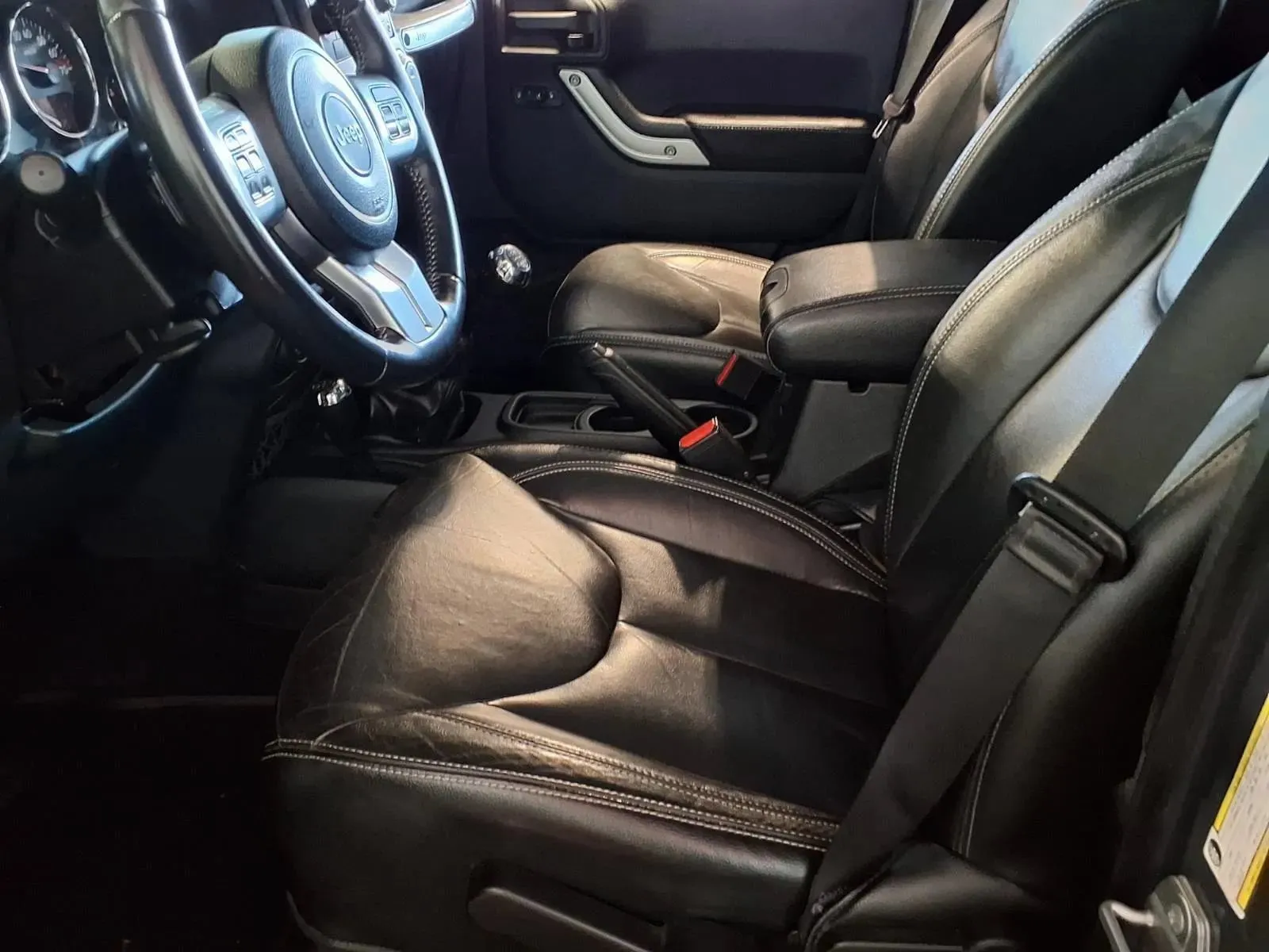 Jeep Wrangler photo 16