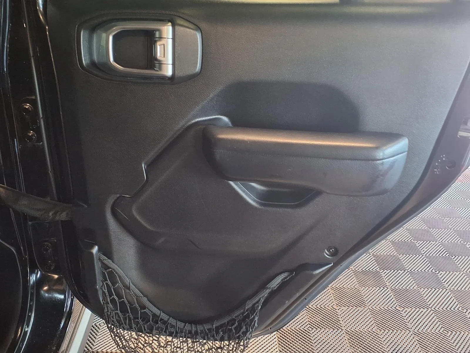 Jeep Wrangler photo 8